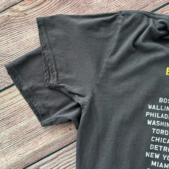 Sting ‘Back to Bass’ 2011 Tour T-Shirt - Official Tour Merch - Adult Size XL - Picture 9 of 11